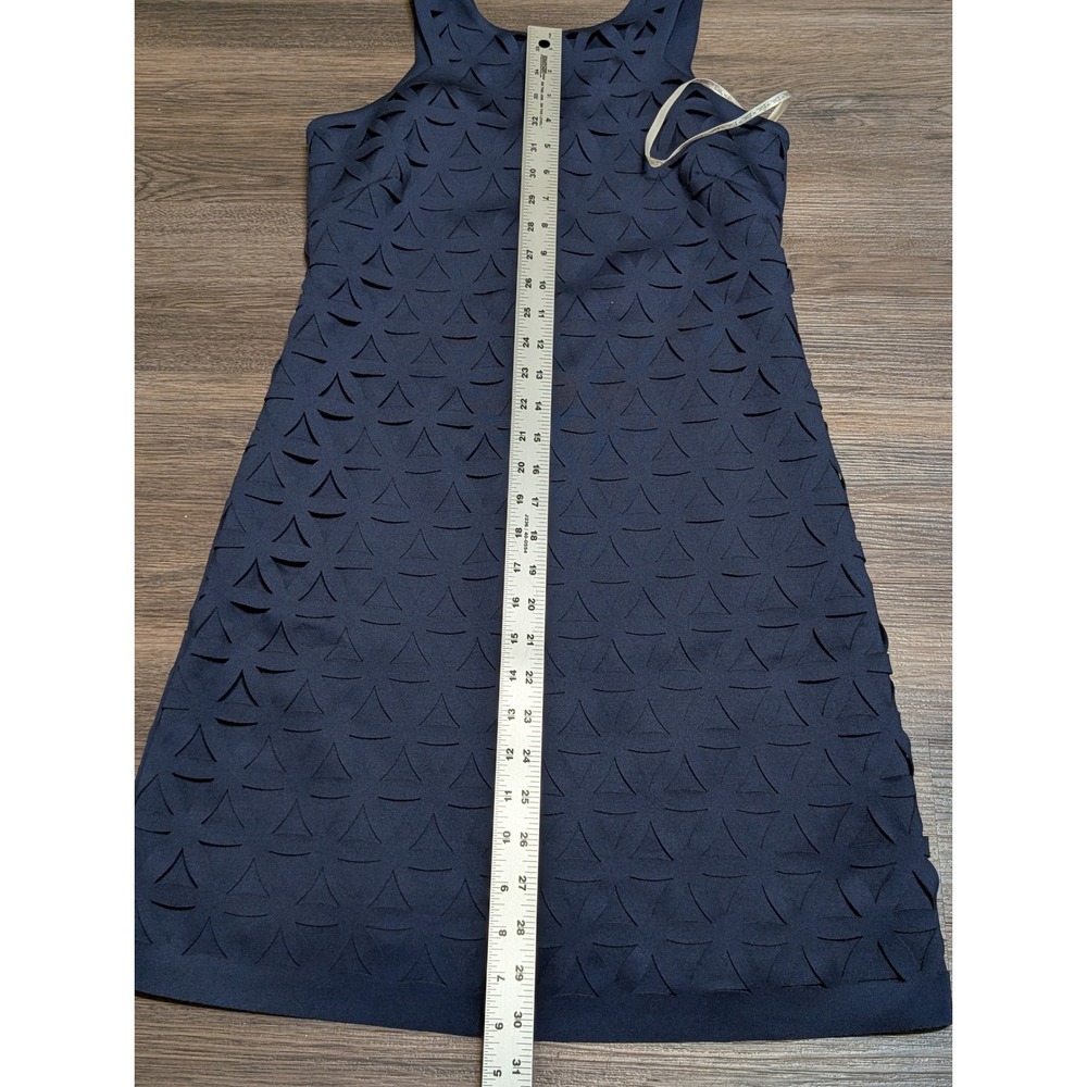 Lilly Pulitzer Navy Blue Laser Cut Geometric Mango Shift Dress XS Gold Zip - Picture 2 of 5